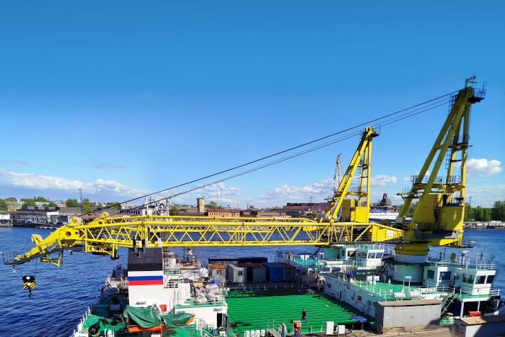 Сдан в эксплуатацию второй судовой кран серии 'С 4000'