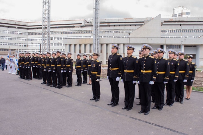 Выпускникам военного учебного центра 'Корабелки' вручили погоны