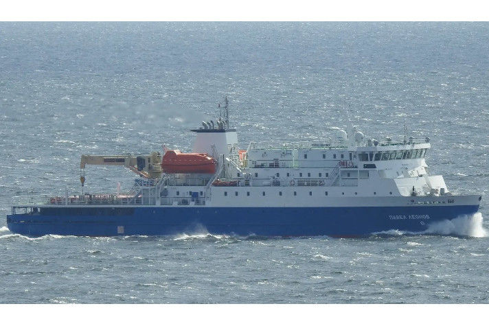 Грузопассажирское судно 'Павел Леонов' направилось на плановый ремонт