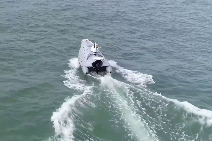 Беспилотный катер 'Странник' доставил первые посылки