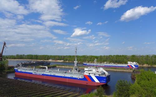 Мантуров рассказал, почему российский танкер - один из лучших в мире