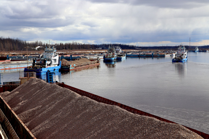 На реке Большая Хета завершилась весенняя навигация