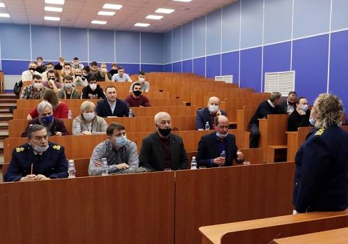 Судоходные и судостроительные компании приняли участие в ярмарке вакансий ВГУВТ