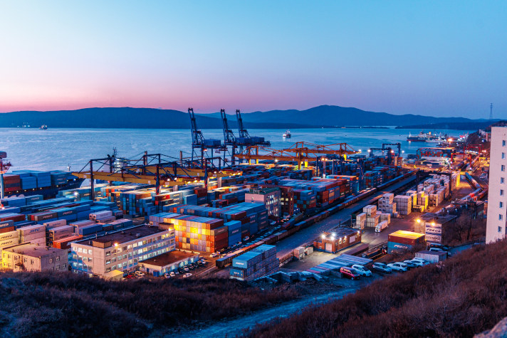 Владивостокский морской торговый порт обновил рекорд по суточной перевалке контейнеров