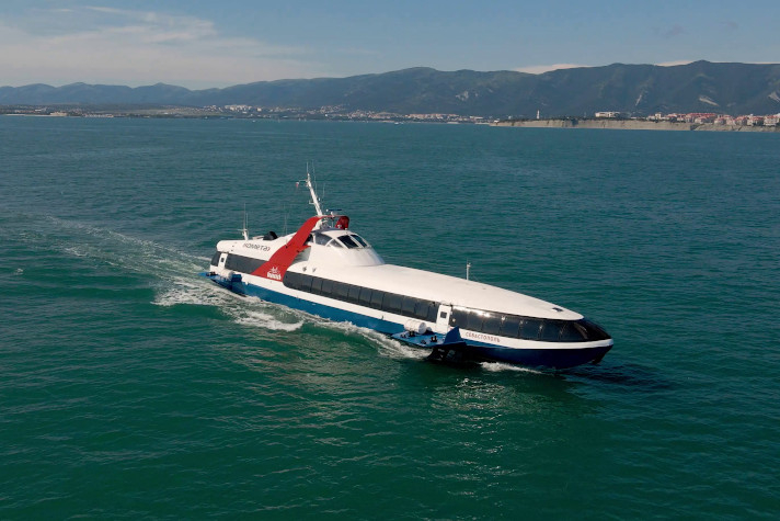 На Черном море открылся сезон высокоскоростных морских перевозок