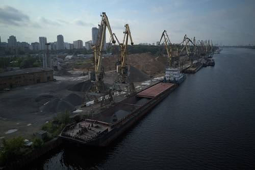 С начала навигации суда Волжского пароходства перевезли более 1,3 млн тонн щебня