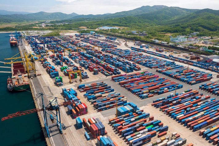 В 2023 году контейнерный оборот российских портов вырос на 15,5%